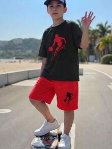 SHEIN 春夏青少年男童休闲时尚创意个性化清爽简约篮球剪影印花舒适基础款短袖T恤和短裤套装，适合春夏穿搭 - 彩色 - 查看 2
