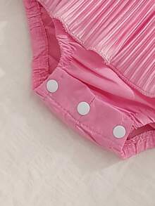 SHEIN 新生女宝宝优雅可爱白色褶皱珍珠无袖连体衣，夏季百搭 - 粉色 - 查看 6
