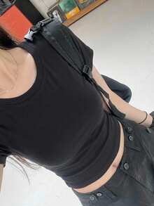 DAZY 素色圓領修身短袖女款T恤 Y2K - 黑色 - 查看 5