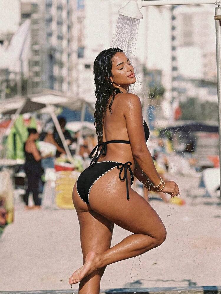 Slaydiva مجموعة ملابس سباحة بيكيني من قطعتين للنساء بمقاسات كبيرة، بتصميم مثلث وسفلي، برباط عنق وحمالة علوية، بألوان متباينة، مثيرة، مناسبة للشاطئ والصيف - الأسود - مشاهدة 4