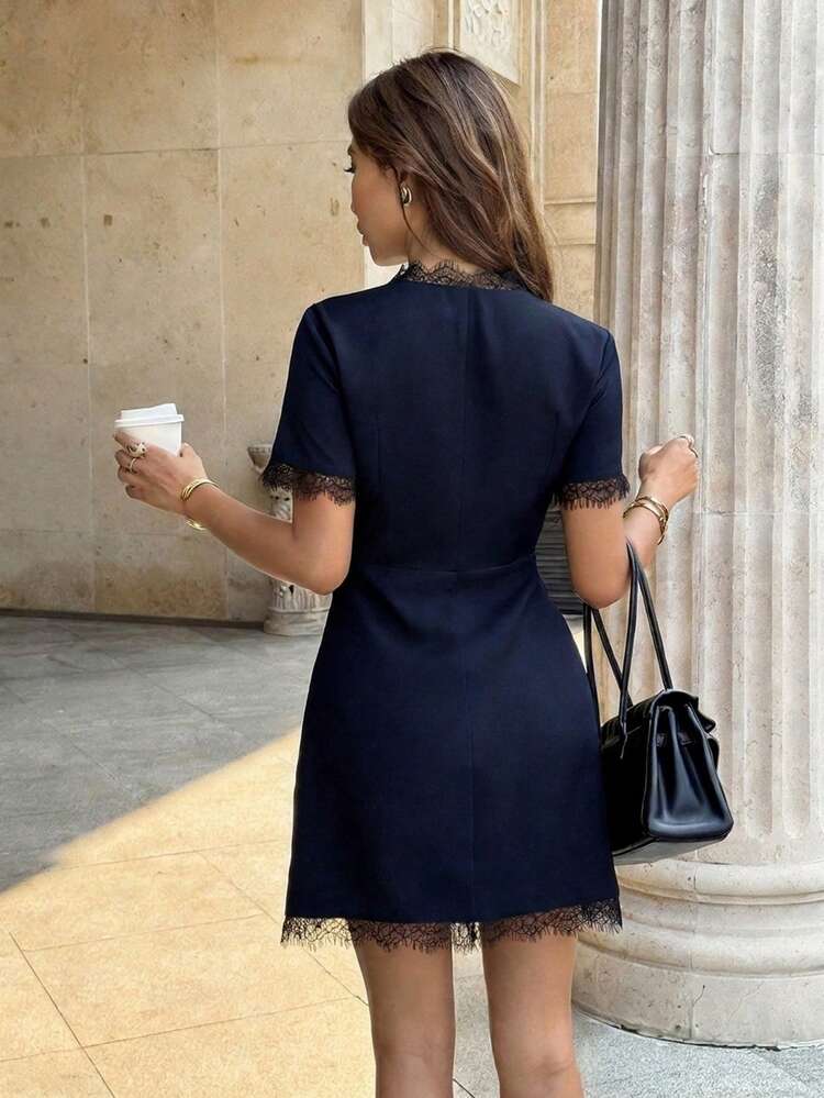 SHEIN PariChic فستان صيفي قصير أنيق وجذاب بتصميم فرنسي مع تطريز دانتيل مناسب للخروجات اليومية والغداء واللقاءات الليلية والمواعيد باللون الأزرق الداكن - أزرق بحري - مشاهدة 2