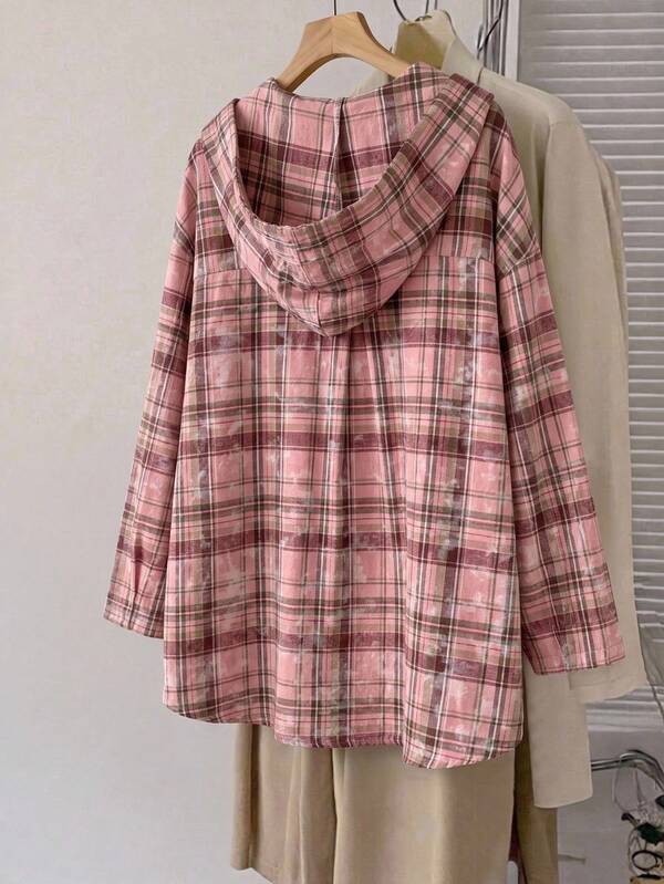 SHEIN CURVE+ Plus Size Women's Plaid Casual Versatile Daily Wear Shirt