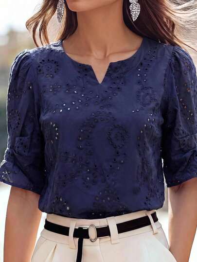 Miaspire Blusa de manga corta con cuello en V con muesca y bordado calado para mujeres de mediana edad