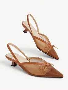 CUCCOO CHICEST Sapato Feminino de Salto Alto Kitten Heel com Bico Fino e Laço - Castanho - Visão 4