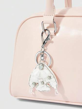 Grunge Punk 1 Colgante de llave con flor de iris blanca hecha a mano, colgante de gota de agua con cuentas blancas y strass, colgante universal suave y versátil para bolso.