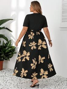 SHEIN CURVE+ Curve 大碼 US22 音樂祭海邊度假波希米亞風夏季休閒花卉印花拼接短袖長洋裝 黑色 - 黑色 - 查看 2