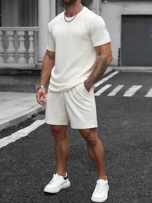 Manfinity CasualCool 男士熱銷舒適素色提花布料短袖圓領T恤與彈性腰抽繩短褲套裝，適合正式或休閒場合、休閒度假、聚會、簡約辦公、居家休閒穿著，百搭風格，適合自穿或送禮給朋友，熱門山本風短袖短褲T恤套裝 - 米色 - 查看 5