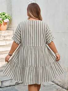 SHEIN CURVE+ 大尺碼極簡風 V 領豹紋 A 字版夏季洋裝，Curve Plus，Hoho Vacation，女款陽光洋裝／沙灘套裝／沙灘洋裝／海邊度假套裝／海邊必備／畢業洋裝／茶會洋裝／夏季／鄉村風／海邊度假套裝／沙灘套裝／沙灘穿搭 - 彩色 - 查看 2