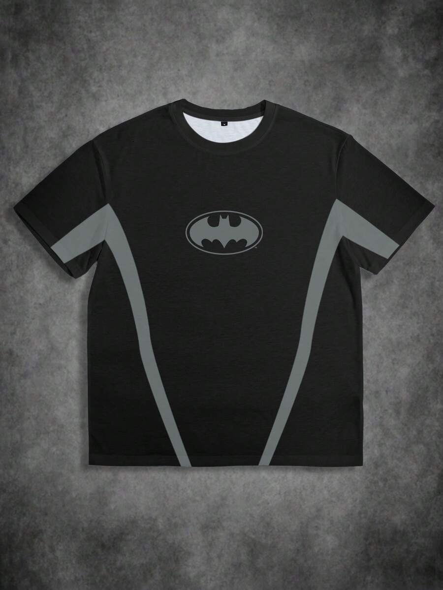 BATMAN X SHEIN Camiseta de manga corta de cuello redondo con estampado de murciélago de color contrastante, casual para hombre, verano - Blanco - Ver 1