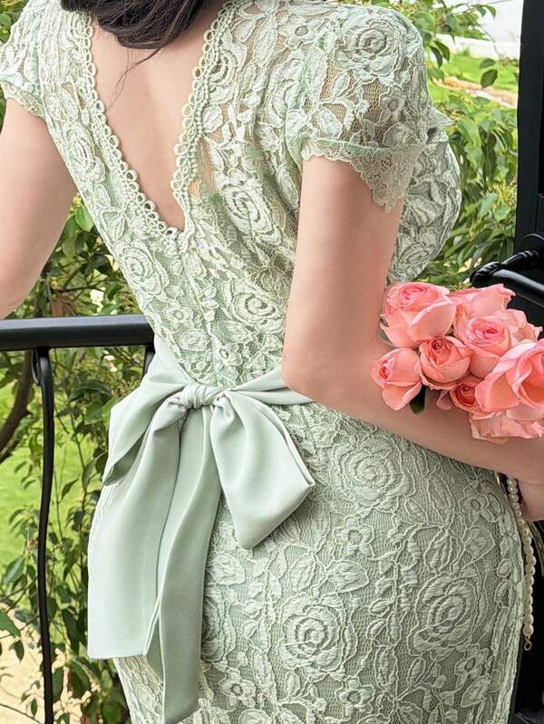 Feyla Vestido de fiesta elegante con cuello redondo y encaje que ciñe la cintura para mujeres de talla grande