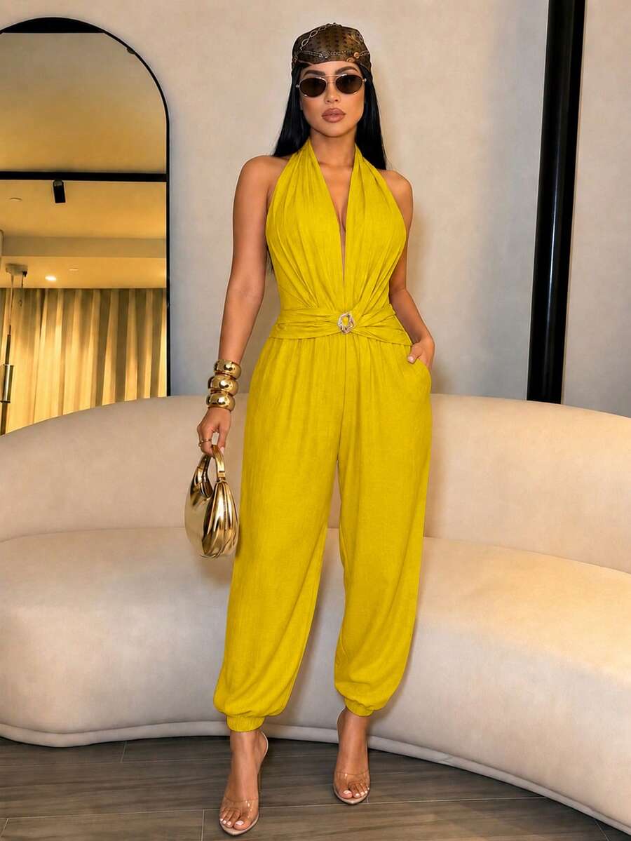 SOLERSUN 女款優雅性感深V領收腰錐腿連身褲，帶扣飾細節掛脖露背哈倫連身褲，側邊口袋，時尚露背沙灘連身褲，性感掛脖深V領露背錐腿連身褲，腰部扣飾，適合島嶼度假與派對的一件式性感夜店裝