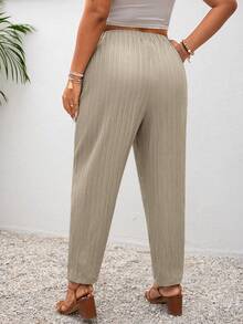 SHEIN Frenchy Pantalones casuales de talla grande con bolsillos, de unicolor y con nudo, para vacaciones - Gris - Ver 2