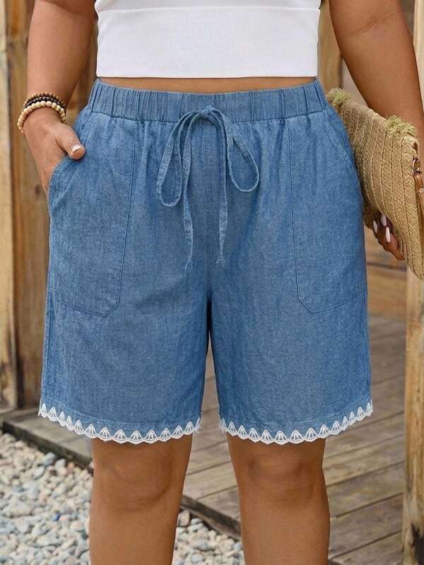 Comfylo Shorts Femininos Plus Size com Cordão na Cintura, Bolsos, Confortáveis, Casuais, Colorblock, Estampa de Flor de Concha Impressa em Máquina, Artesanato Especial, Adequados para Férias na Praia, Viagem de Aeroporto, Temporada de Volta às Aulas de Verão e Outras Ocasiões. Shorts Casuais Azuis Femininos, Adequados para Uso na Temporada de Volta às Aulas de Verão.