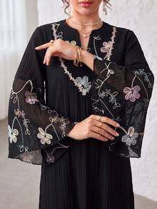 Yasmyna 柔粉色刺繡拼接紋理 3/4 袖大裙擺優雅浪漫女款約會洋裝 - 黑色 - 查看 3