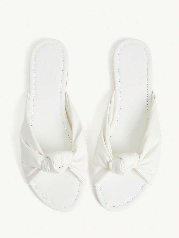 CUCCOO CHICEST Soft Leather Pleated Kinked Sandals Women's Round Toe Flat Bottom Outer Slippers White Versatile Non-Grinding Feet Sandals
