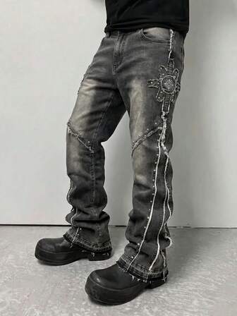 Herren Jeans mit Nieten-Dekor, ausgefranstem Saum und Layering