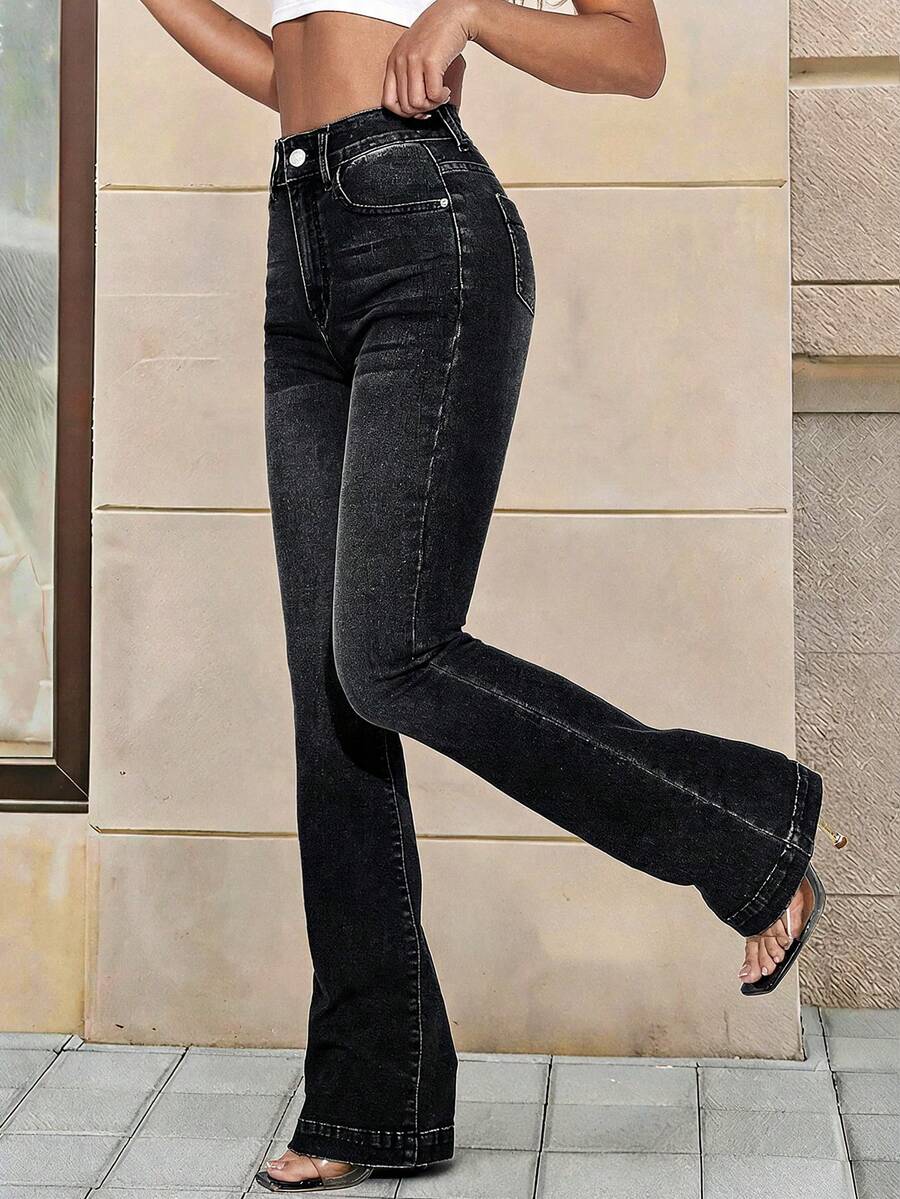 Selenza Celana Jeans Kasual Model Flare dengan Pinggang Tinggi dan Potongan Mengembang - Hitam - View 1