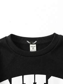 SHEIN Girlism 青少年女孩秋冬休閒抓絨內裡加厚運動衫套裝，紐約市印花寬鬆圓領落肩長袖套頭衫搭配同款印花百褶寬腿直筒運動長褲，2件式運動風套裝，灰色 - 深灰色 - 查看 3