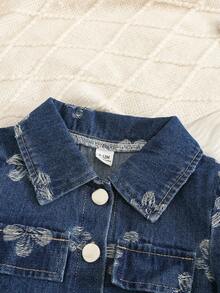 SHEIN Playful Pals 3pcs Baby Girl Denim Jacket Skirt Cute Sweet Dark Blue White Floral Ribbed Pleated Long Sleeve Lapel Collar Regular Party Family Matching Autumn - Blue - View 4