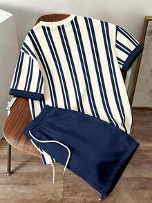 Manfinity Joysei Conjunto de camiseta casual a rayas azul & blanco y pantalones cortos con cintura de cordón para hombre de talla grande - Azul - Ver 2