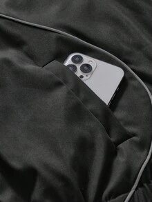 AXEPEAK 男士時尚條紋拼色拉鍊口袋長袖夾克 - 黑色 - 查看 5