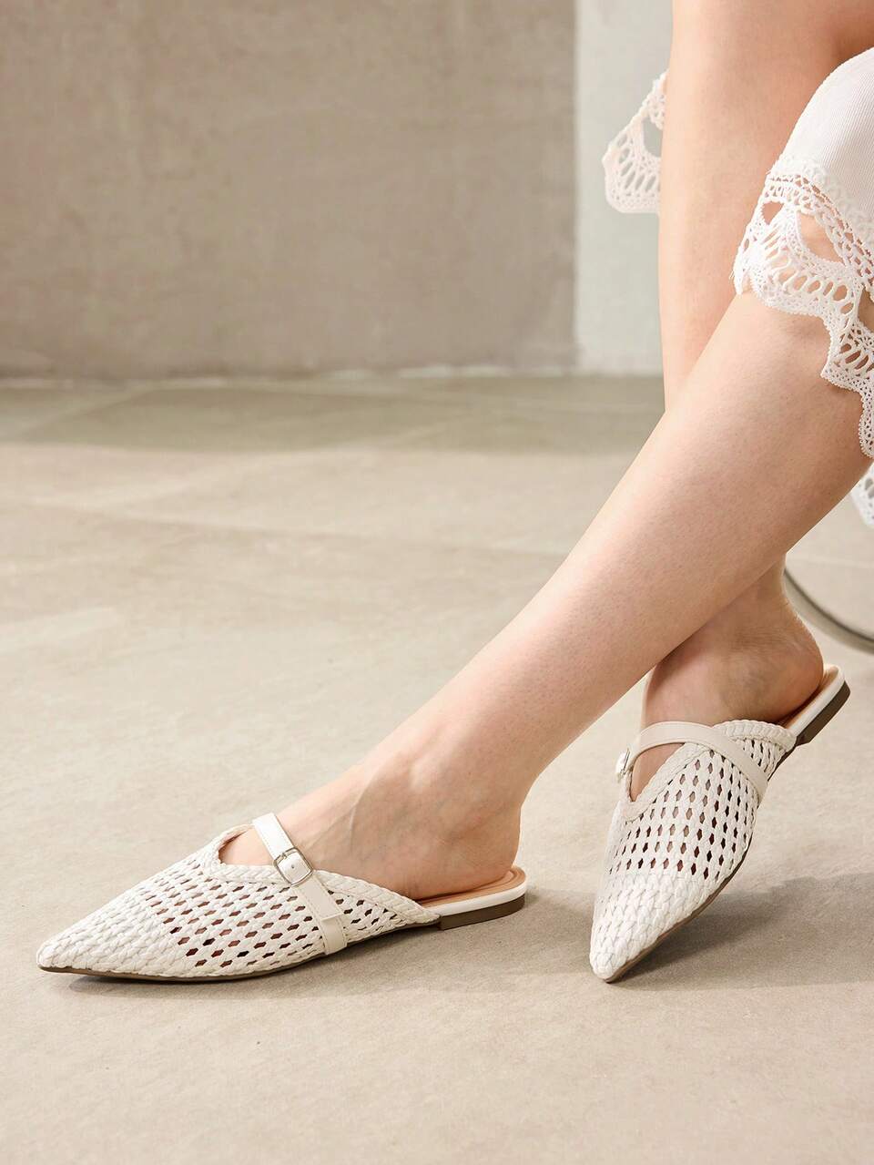MOTF NEW WOMEN'S FRENCH FASHION HOLLOW WOVEN POINTED FLAT-BOTTOMED HALF SLIPPERS, COMFORTABLE, FASHIONABLE AND LIGHTWEIGHT, SIMPLE TEMPERAMENT ELEGANT AND