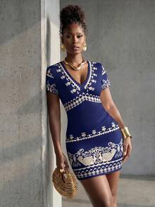 Zolique Women's Retro Print Fitted Vacation Casual Dress - Royal Blue - View 4