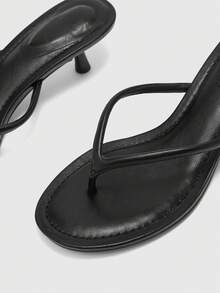 CUCCOO BIZCHIC Women's Shoes New Low Heel Round Toe Thong Heel Shoes - Black - View 8