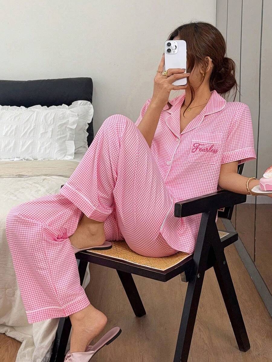 Napfluff Set Pakaian Rumah Motif Kotak-kotak Pink Kecil, Set 2 Potong Lengan Pendek dan Celana Panjang Sederhana - Berwarna merah muda - View 1