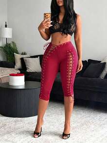 SHEIN BamGlam 2026春季女款新款性感露背細肩帶設計七吋座褲，街頭時尚俏皮風 - 酒紅色 - 查看 3