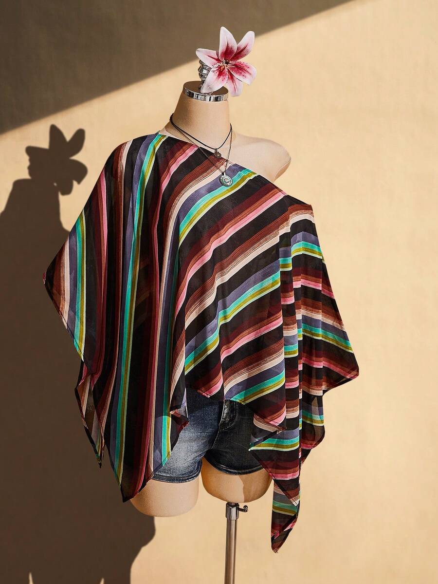 SHEIN ICON 大尺碼女款春夏復古性感海灘度假簡約休閒露肩不規則下擺彩色條紋印花披肩上衣 - 黑色 - 查看 1