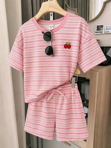 SHEIN 少女條紋櫻桃印花圓領短袖T恤與短褲休閒套裝 - 彩色 - 查看 3