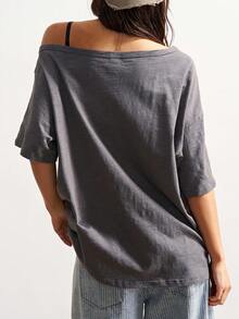 Bohemela Kaos Ukuran Besar Kasual Musim Panas dengan Cetakan Huruf dan Leher Asimetris - Grey - View 7
