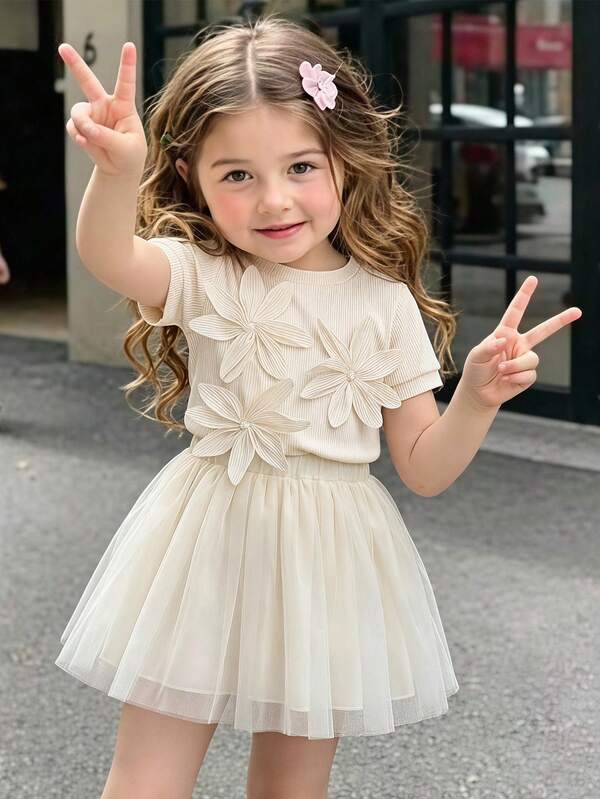SHEIN Setelan 2 Potong Baju Rajut Lengan Pendek Leher Bulat dan Rok Jala Lucu untuk Bayi Perempuan di Musim Panas, Dihiasi dengan Bunga Jala 3D 8 Kelopak Besar di Badan, Cocok untuk Pesta Ulang Tahun Anak Perempuan, Ulang Tahun Pertama, Pengiring Pengantin Wanita, dan Acara Meriah Lainnya
