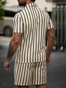 Manfinity CasualCool 男士夏季休閒度假通勤紋理布料短袖 Polo 衫，抽繩收腰 S 號 - 彩色 - 查看 2