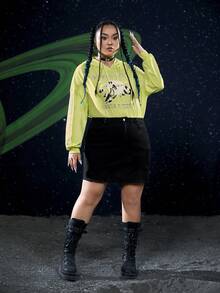 Rick and Morty X SHEIN Plus Slogan Graphic Drop Shoulder Drawstring Hooded Bodysuit - Lime Green - View 4