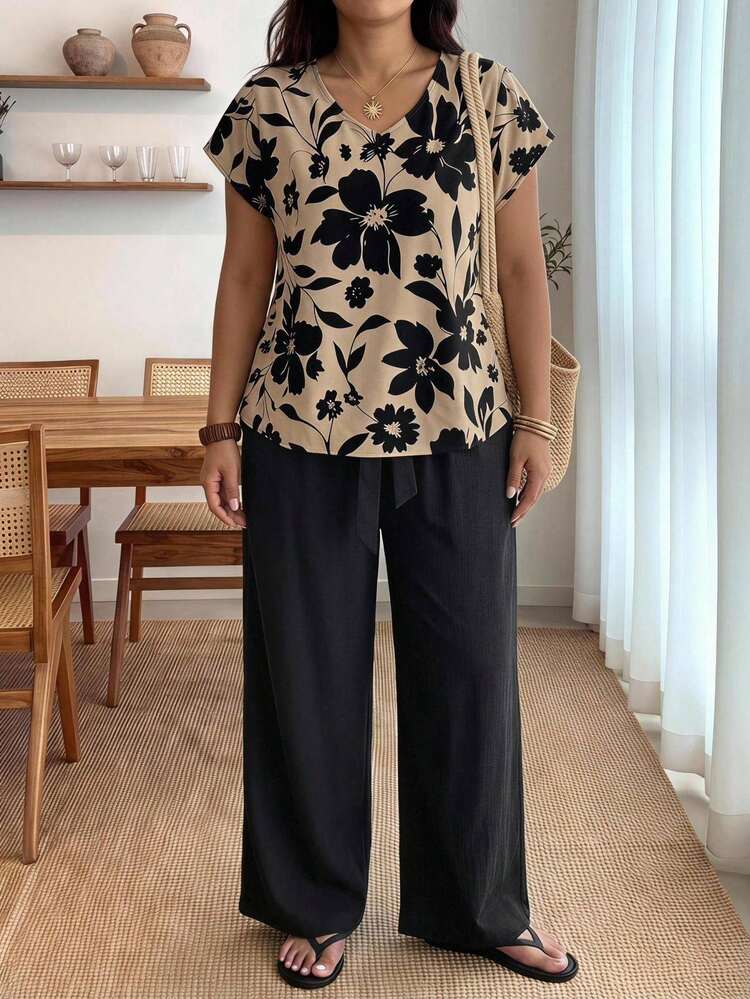 SHEIN CURVE+ Conjunto casual de 2 piezas para mujer talla grande con blusa de cuello en V con estampado floral y pantalones de pierna ancha - Blanco - Añade 4