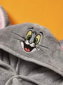 TOM & JERRY X PETSIN 1件刺繡大耳藍色貓臉灰色絨毛連帽寵物浴袍，柔軟舒適且吸水，適用於貓狗，適合洗澡後、游泳、雨天散步，也是週年慶、生日的獨特個性化禮物或可愛寵物居家必備服 - 灰色 - 查看 9