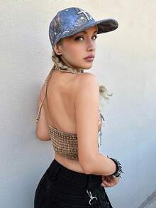 ROMWE Goth Crop Top Denim Wanita dengan Liontin Salib Gelap Bergaya Retro - Coklat - View 2