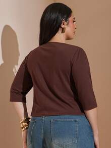 SHEIN BAE CURVE 大尺碼女款純色深V領抓皺修身百搭休閒日常T恤 - 棕色 - 查看 5