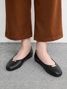 CUCCOO BIZCHIC 女款圓頭平底鞋 簡約基礎款 日常通勤上班購物舒適百搭平底女鞋 - 清黑 - 查看 4