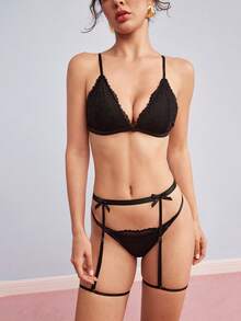 Elorette 3件組內衣套裝（無鋼圈胸罩 + 丁字褲 + 附腿帶吊襪帶） - 黑色 - 查看 5