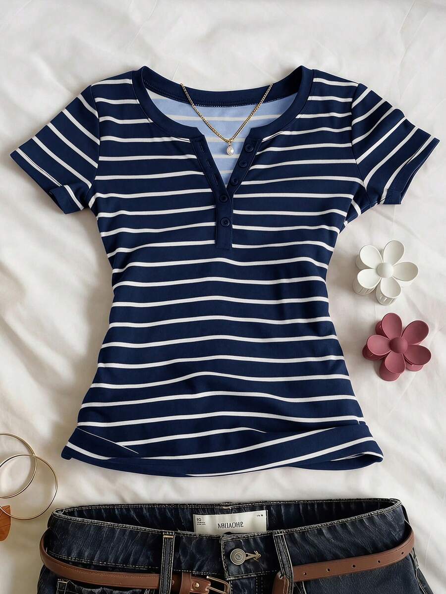 SHEIN Tween Girl Tween Girl Striped Notch V-Neck Short Sleeve Casual T-Shirt - Navy Blue - View 1