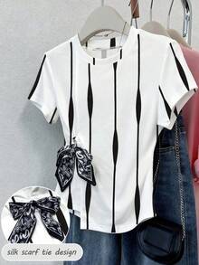 SHEIN Franclia 夏季新款黑白直條紋圓領純棉短袖T恤，側邊打結蝴蝶結設計，優雅風格，適合畢業季、啤酒節、休閒度假等場合，女款通勤純棉短袖T恤 - 白色 - 查看 4