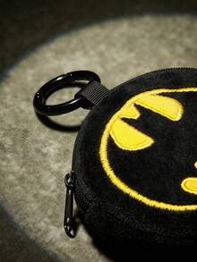 BATMAN X POKOJA LAND 1個聯名3D毛絨吊飾鑰匙圈，黑黃配色，圓形酷圖標設計，適用於包包、鑰匙、書包，適合所有年齡層，生日或週年紀念的酷禮物 - 黑色 - 查看 5