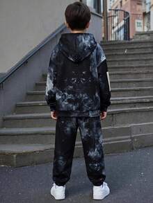 SHEIN 兒童青少年男孩休閒極簡紮染塗鴉大字母印花寬鬆長袖連帽衛衣兩件套，適合通勤、上學、日常休閒、外出、運動，秋冬款 - 藍色 - 查看 2