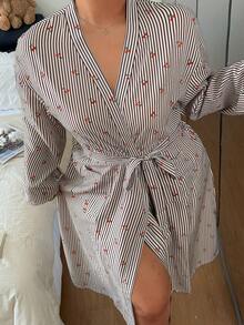 Napfluff CURVE Napfluff CURVE Jubah Panjang Ukuran Besar Motif Garis-garis Ceri, Ramah Kulit, Nyaman, Kasual, Lucu, dengan Dua Saku - Coffee Brown - View 5