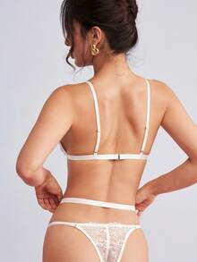 Elorette 女款蕾絲內衣套裝（無鋼圈內衣 + 丁字褲 + 附腿帶吊襪帶，3件套） - 白色 - 查看 2