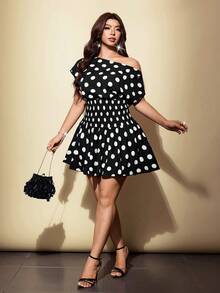 Viva Relle Gaun Resort Seksi Polkadot Ukuran Plus dengan Bahu Terbuka - Hitam - View 3