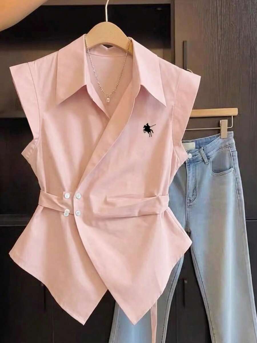 GlowEve 夏季女款無袖 Polo 領斜襟腰部抓皺不對稱設計刺繡襯衫 - 粉色 - 查看 1